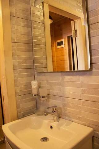 Мини-отель Mini Hotel Fregat Киев Люкс с видом на реку-5